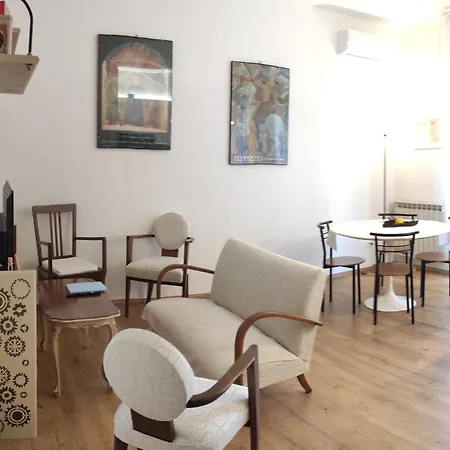 La Casa Ideale أريتسو